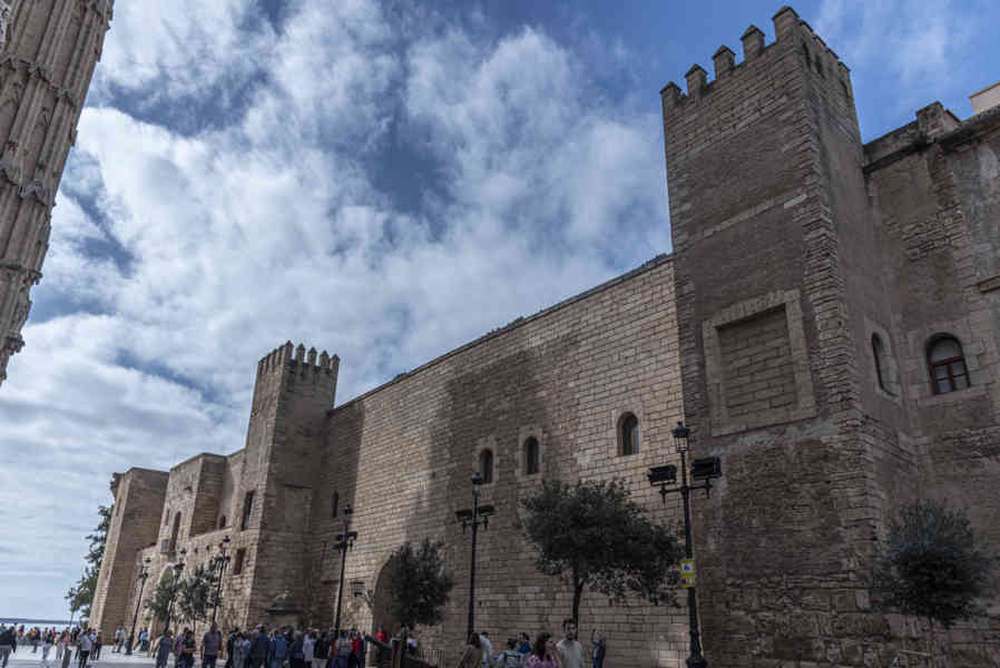 Mallorca - Palma 033 - palacio real de la Almudaina.jpg